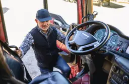 Czy bus 9 osobowy to transport zbiorowy? Poznaj ważne przepisy