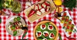 Najlepsze dodatki do grilla, które zachwycą Twoich gości i smakują wyśmienicie