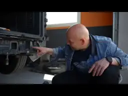 Gdzie wkręcić ucho do holowania VW T5 - prosta instrukcja krok po kroku