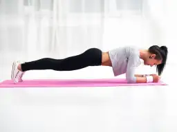 Deska: codziennie czy 3x w tyg.? Plan na płaski brzuch!