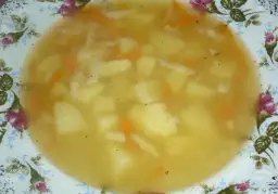 Jaką zupę na wędzonce przygotować? Przepisy, które zaskoczą smakiem