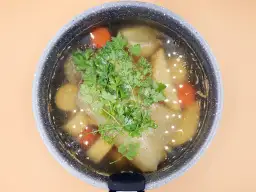 Rosół drobiowy kcal – poznaj kaloryczność i zdrowe dodatki