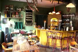 Gdzie zjeść w Kazimierzu? Odkryj najlepsze miejsca na posiłek