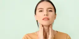 Najdziwniejsze objawy nerwicy: Kula w gardle, derealizacja i co dalej?