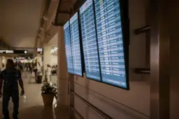 Co robić, gdy utknąłeś na lotnisku?