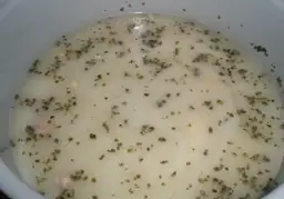 Barszcz biały na golonce: Tradycyjny przepis krok po kroku