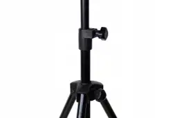 Solidny statyw do pada perkusyjnego z regulacją wysokości i kąta nachylenia. Niezbędny dla każdego perkusisty.