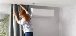 Karnisz ile od ściany – uniknij błędów przy montażu zasłon