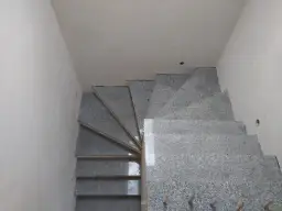 Jaka grubość granitu na schody? Odkryj standardy i opcje na wymiar