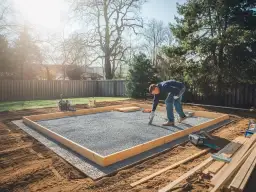 Jakie kruszywo pod taras wybrać, by uniknąć błędów budowlanych?