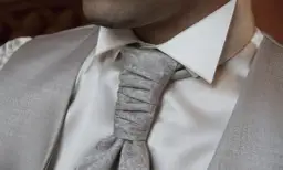 Jakie są modne krawaty? Odkryj najnowsze trendy i kolory