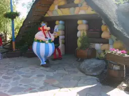 Najlepsze atrakcje w Parku Asterix dla całej rodziny i dzieci