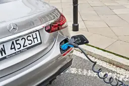 Co to jest hybryda w samochodzie? Poznaj zalety i wady hybryd