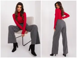 Jaka bluzka do szerokich spodni? Stylistka radzi!