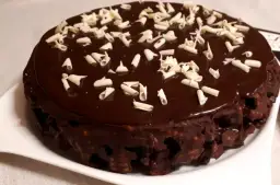 Proste ciasto czekoladowe bezglutenowe bez pieczenia: Przepis