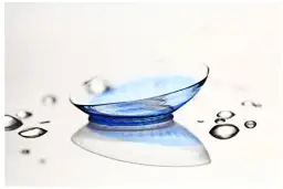 Czy krzywizna w soczewkach ma znaczenie dla komfortu noszenia?