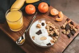 Co jeść przed treningiem? Paliwo dla mięśni i lepsze wyniki!