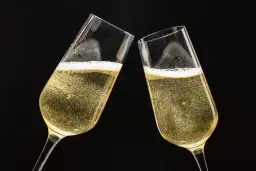 Jaki kieliszek do nalewki wybrać, aby wzmocnić smak trunku?