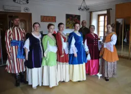 Jak zrobić strój średniowieczny - proste kroki i materiały do szycia