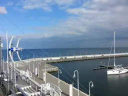 Antena szerokopasmowa czy kierunkowa – która lepiej odbiera sygnał?