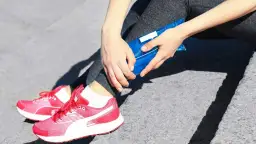 Skuteczne sposoby na ból łydek - ulga i domowe metody leczenia