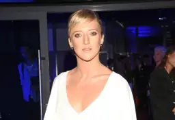 Lara Gessler wiek: jak jej życie i kariera wpływają na jej osobowość