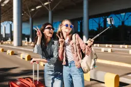 Jak najwygodniej ubrać się do samolotu: kompletny poradnik dla podróżnych