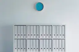 Jakie dokumenty przy ponownym zatrudnieniu pracownika? Uniknij błędów!