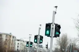 Światła dla pieszych: Jak działają i zwiększają bezpieczeństwo