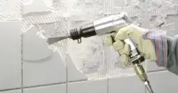 Jak usunąć klej z kafelek bez uszkadzania powierzchni płytek