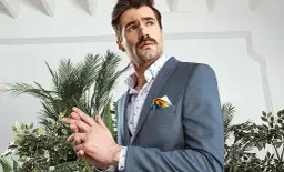 Jaka koszula do szarej marynarki? Kolory, wzory i stylizacje