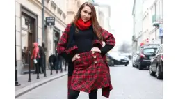 Jak dobrać idealną bluzkę do spódnicy w kratkę i uniknąć modowych błędów