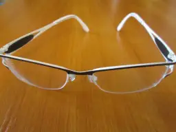 Ile trwa gwarancja na okulary Vision Express i co obejmuje?