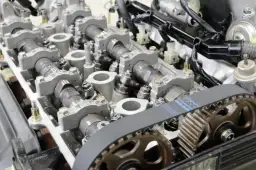 Zerwany pasek rozrządu w dieslu – objawy, które mogą zrujnować silnik