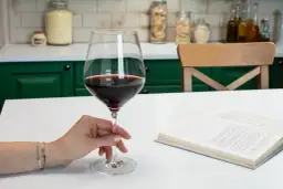 Czy wino się psuje? Jak rozpoznać i przechowywać wino