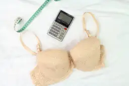 32DD jaki to rozmiar? Rozszyfruj metkę i znajdź 70E!