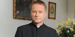 Artur Żmijewski jako ojciec Mateusz - fascynująca kariera aktora w serialu