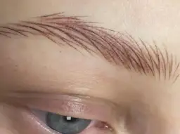 Jak przygotować się do makijażu permanentnego brwi – kluczowe kroki i porady