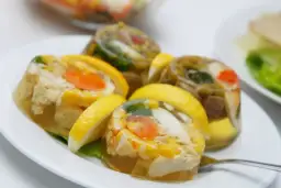 Czy galaretka wieprzowa jest zdrowa? Odkryj prawdę o jej właściwościach