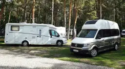 Prawo jazdy na kampera: B, C1, C? Sprawdź DMC i jedź legalnie!