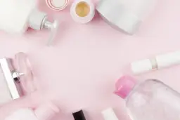 Zmywać płyn micelarny? Poznaj skutki, o których producenci milczą!