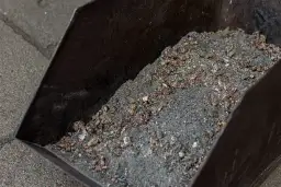 Dlaczego robią się spieki w piecu na pellet i jak ich unikać?