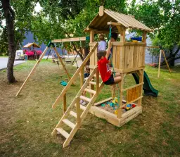 Jak zrobić plac zabaw z drewna - proste kroki i bezpieczne materiały