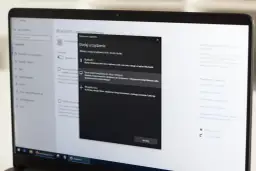 Jak połączyć laptop z telewizorem bezprzewodowo i uniknąć problemów