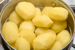 Ugotowane ziemniaki? Zamień je w pyszne dania zero waste!
