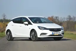 Opel Astra K pojemność baku - co warto wiedzieć o tankowaniu?