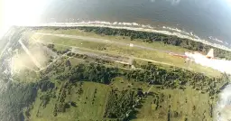 Czy jest lotnisko w Kołobrzegu? Sprawdź najbliższe opcje podróży