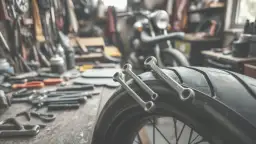 Jakie łyżki do opon motocyklowych wybrać, aby uniknąć problemów?