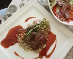 Gdzie zjeść w Zamościu? Najlepsze restauracje na każdą okazję