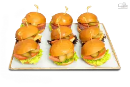 Gdzie kupić mini hamburgery? Sprawdzamy sklepy, catering i DIY